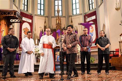 Menko Polhukam Tinjau Keamanan Gereja Katedral