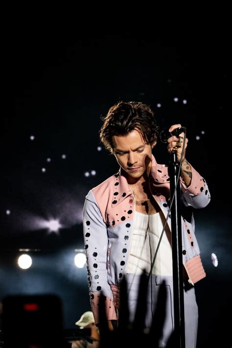 Hl Daily On Tour Hldtour On X Harry Styles Harry Styles Pictures