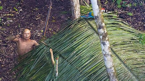 Un Fot Grafo Toma Asombrosas Im Genes De Una Tribu Ind Gena Aislada En