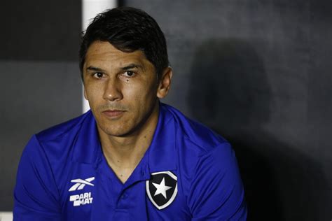 Botafogo vai manter Lúcio Flávio Cuca foca em resolver condenação no