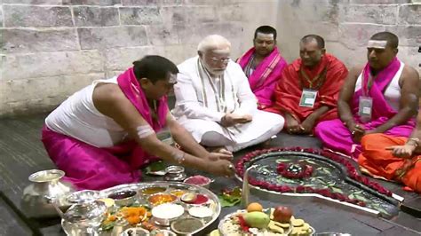 नरेंद्र मोदी झारखंड के देवघर में Baba Baidyanath की पूजा करने वाले देश के पहले Pm होने का