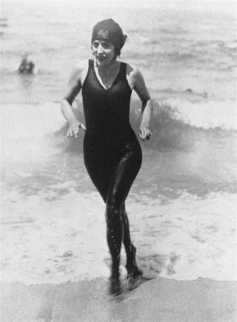 9 Hot Sexy Annette Kellerman Bikini Pics