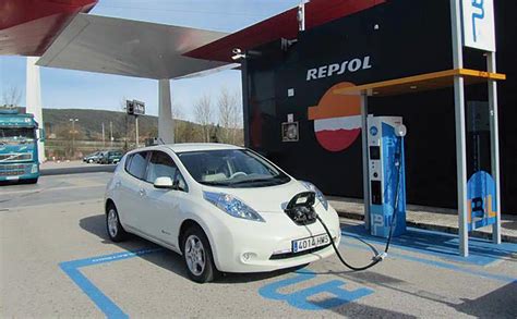 Repsol El Ctrica Utiliza Las Gasolineras Y El Corte Ingl S Para Ganar