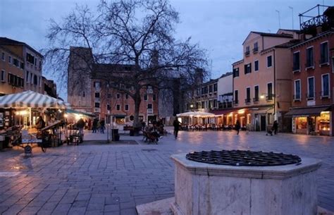 Campo Santa Margherita - Campo Santa Margherita: Venice Visitor's Guide