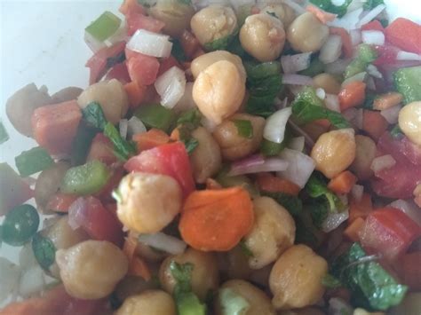 Chickpeas Salad - Culinary Labz