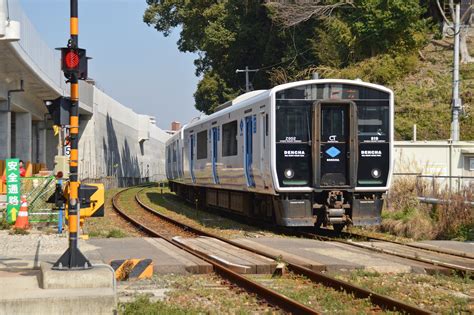 タケ On Twitter 筑豊本線を本城から折尾へ走行するbec819系電車（蓄電池駆動電車、愛称 Dencha）。ダイヤ改正による新旧