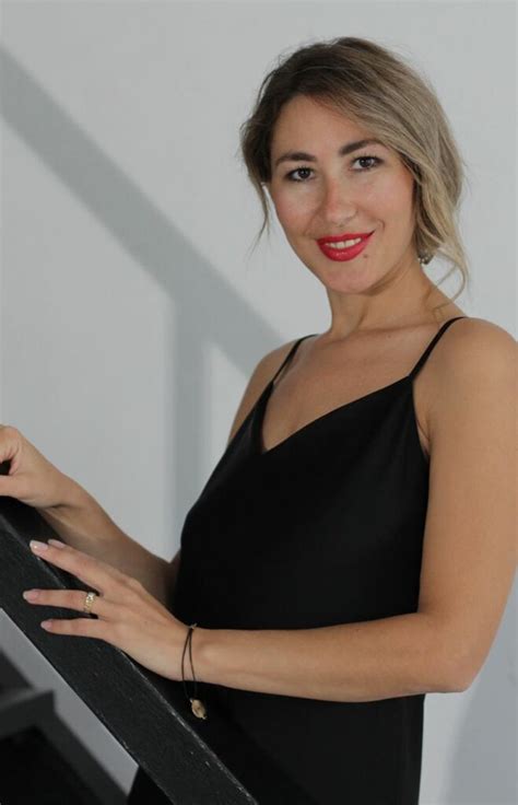 Ekaterina Belle Femme Russe De 36 Ans Agence Matrimoniale Univie