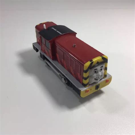 MOTORIZED TRACKMASTER THOMAS Friends Train Tank Engine Salty 2006