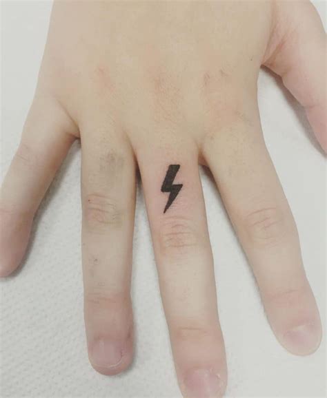 77 Cool Small Finger Tattoo Ideas