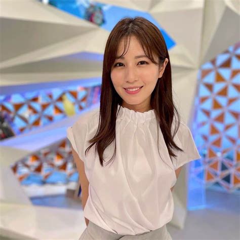 女子アナウンサーまとめさんのインスタグラム写真 女子アナウンサーまとめinstagram「今週のつつみん👗 堤礼実 アナウンサー