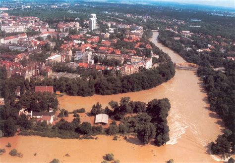 Bogdan ZDROJEWSKI Czas solidarności Wrocław Powódź 1997