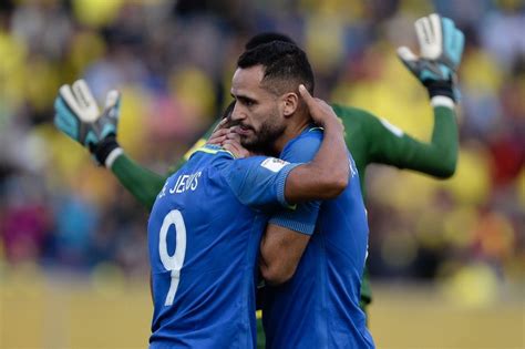 Líder Da Seleção Renato Augusto Diz Ser Chorão E Elogia Neymar É Um Et