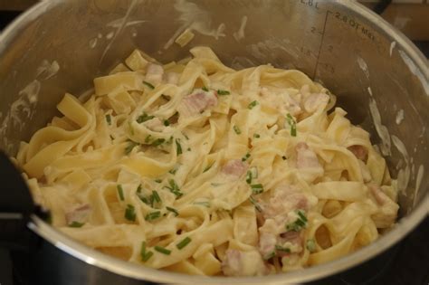 Tagliatelles à la crème façon carbonara