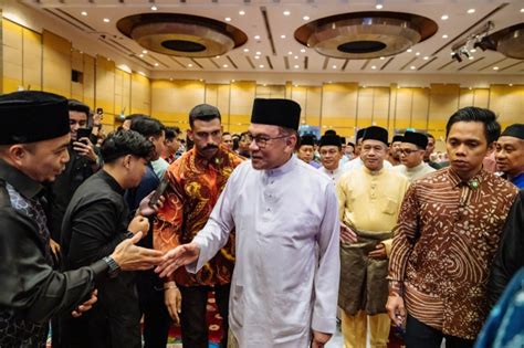 Pm Anwar Coy On Talks Of A Cabinet Reshuffle Malay Mail