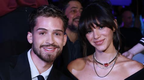 Beijo Na Boca E Grude A Sogra Bruna Marquezine Aparece Em Fotos