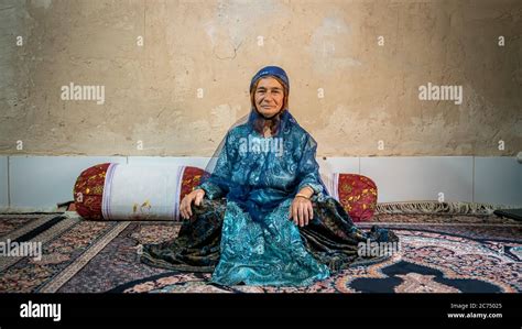 Shiraz Iran May Qashqai Turkish Woman Wearing A Traditional