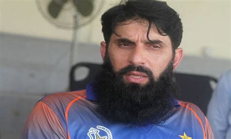 Misbah-ul-Haq applies for Pakistan head coach role