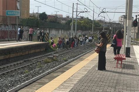 Uomo Investito E Ucciso Da Un Treno Alla Stazione Di Acerra