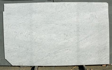 white-carrara-marble-slab-honed-white-italy - Fox Marble