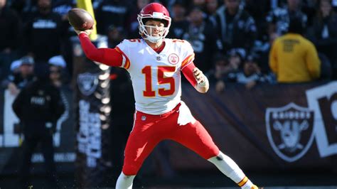 Chiefs vs. Raiders: Patrick Mahomes Highlights