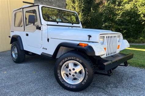 14k Mile 1989 Jeep Wrangler 5 Speed For Sale On Bat Auctions Sold For 27 500 On December 12