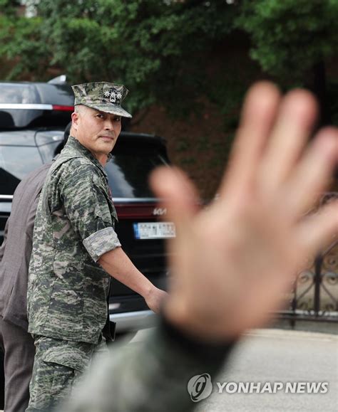 해병대사령부 들어가는 박정훈 전 수사단장 연합뉴스