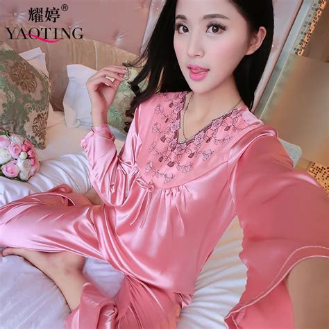 Hot Style Women S Pajamas High Grade Embroidered Emulation Silk