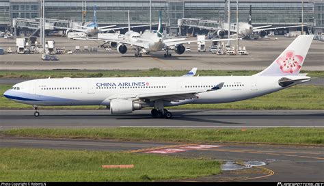 B China Airlines Airbus A Photo By Robertln Id