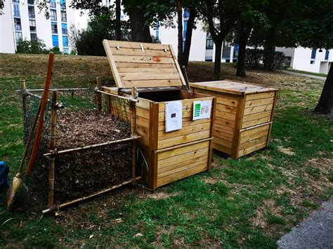 Compostage collectif 1ère récolte de compost mûr