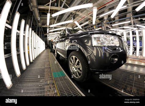 Jaguar Land Rover Halewood Body Assembly Merseyside Stock Photo Alamy