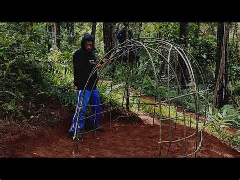 Membangun Tempat Bertahan Hidup Di Hutan Makan Tumbuh Tumuhan Solo