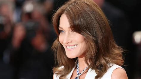 Carla Bruni Partage Une Rare Photo De Sa M Re Marisa Leur Ressemblance