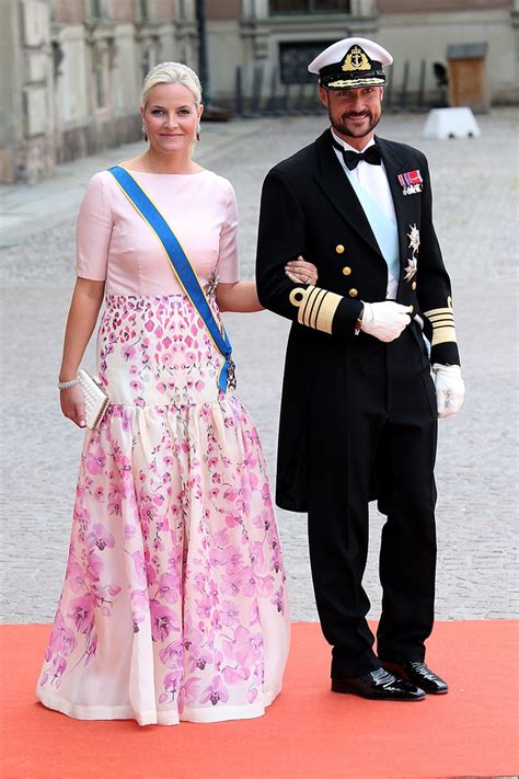 Haakon De Noruega Preocupado Por La Salud De Su Esposa La Princesa