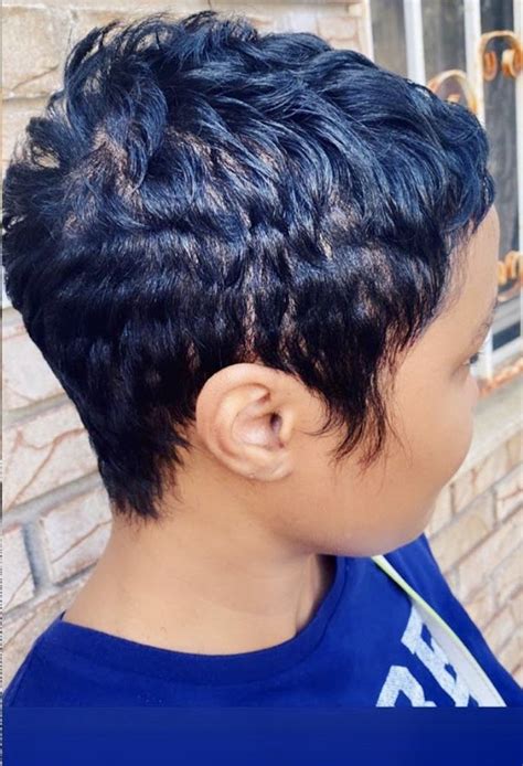 Pin By Shondra Ulmer On Pixie Goals Cute Hairstyles For Short Hair