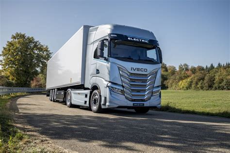 Investimenti Per Un Miliardo E La Partnership Con I Metallica Iveco