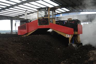 Hydraulic Compost Windrow Turner For Organic Composting Fermentation