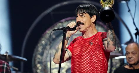 Red Hot Chili Peppers Win Global Icon Award At Mtv Vmas