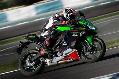 Susul Indonesia Kawasaki Ninja ZX 25R 2022 Hadir Di Jepang AutoFun