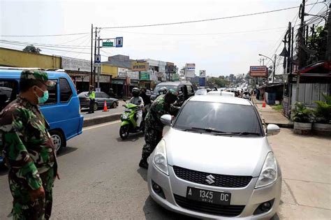 Foto Penyekatan Arus Balik Di Jalan Raya Parung Ciputat