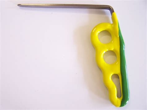 #186 - 5" Long Raised Hail Pistol