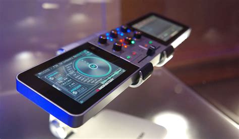 MONSTER GO DJ PORTABLE MIXER DIGITAL TURNTABLE | Muted