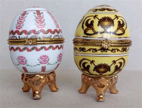 Oua Decorative Mari Portelan Pictat In Maniera Faberge Picioruse Si