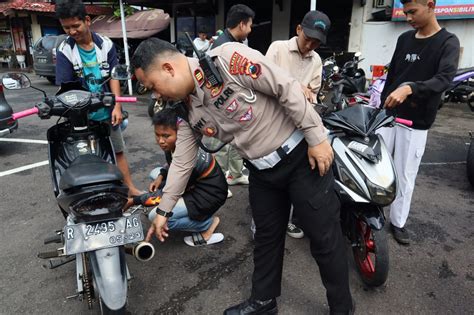 Pengendara Terjaring Razia Pelanggaran Lalu Lintas Di Kota Purwokerto