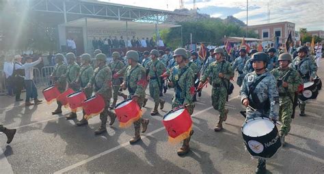 Marchan más de mil personas en desfile cívico militar en Hermosillo por