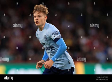 Keane Lewis Potter Of Brentford In Action Stock Photo Alamy