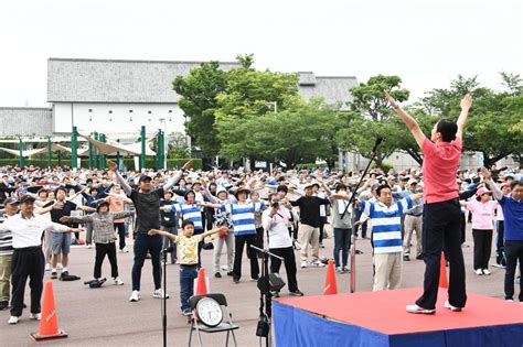 令和元年6月2日 早朝の花園に1500人 特別巡回ラジオ体操・みんなの体操会 東大阪市