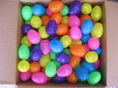 200~new~plastic Easter Eggs~hinged~fillable~bold~mixed Colors~hunts~crafts~ts Easter Eggs