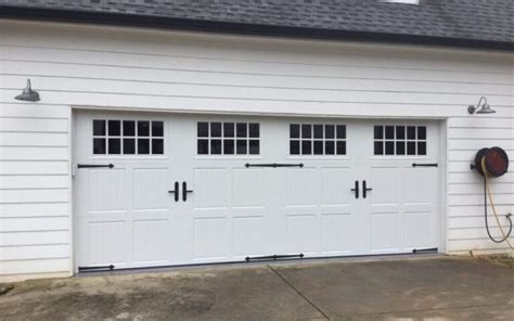 A Guide to Carriage House Garage Doors - Carriage Style Door