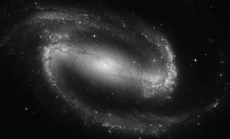 A barred spiral NGC 1300 ( Hubble 2005 ) | Download Scientific Diagram