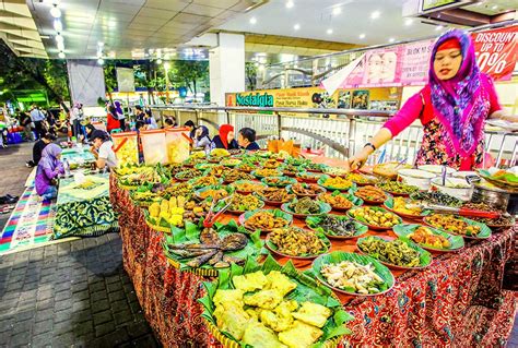 Wisata Kuliner Di Blok M Square Kian Ramai